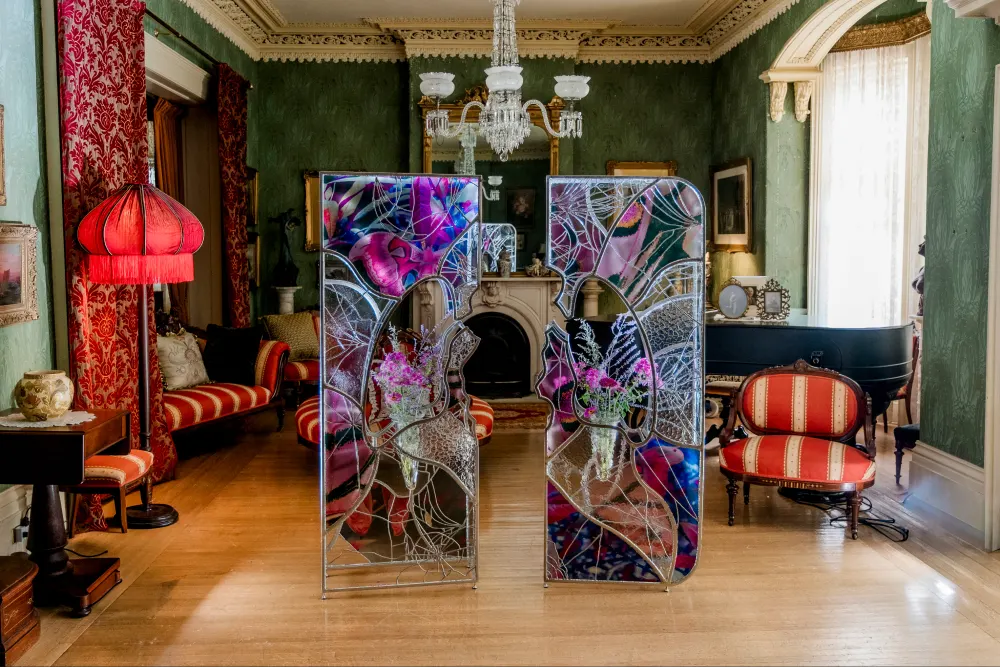 Sculpture made of glass and metal in a historic room